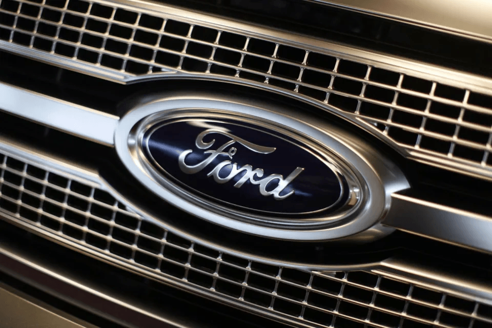 Thương hiệu xe Ford 5 chỗ gầm cao.jpg