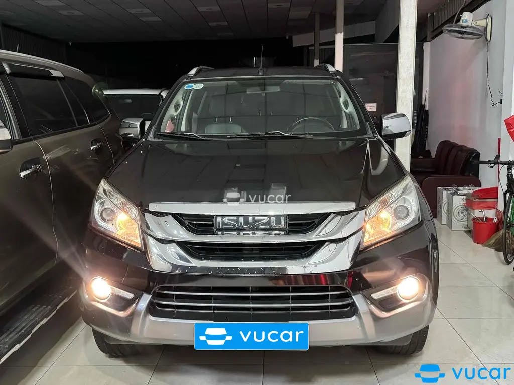 Ảnh xe Isuzu Mu X 2017