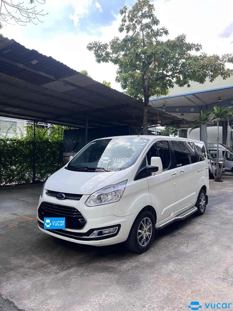 Ảnh xe Ford Transit 2018