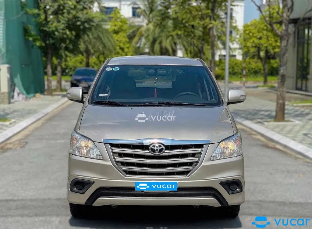 Ảnh xe Toyota Innova 2016