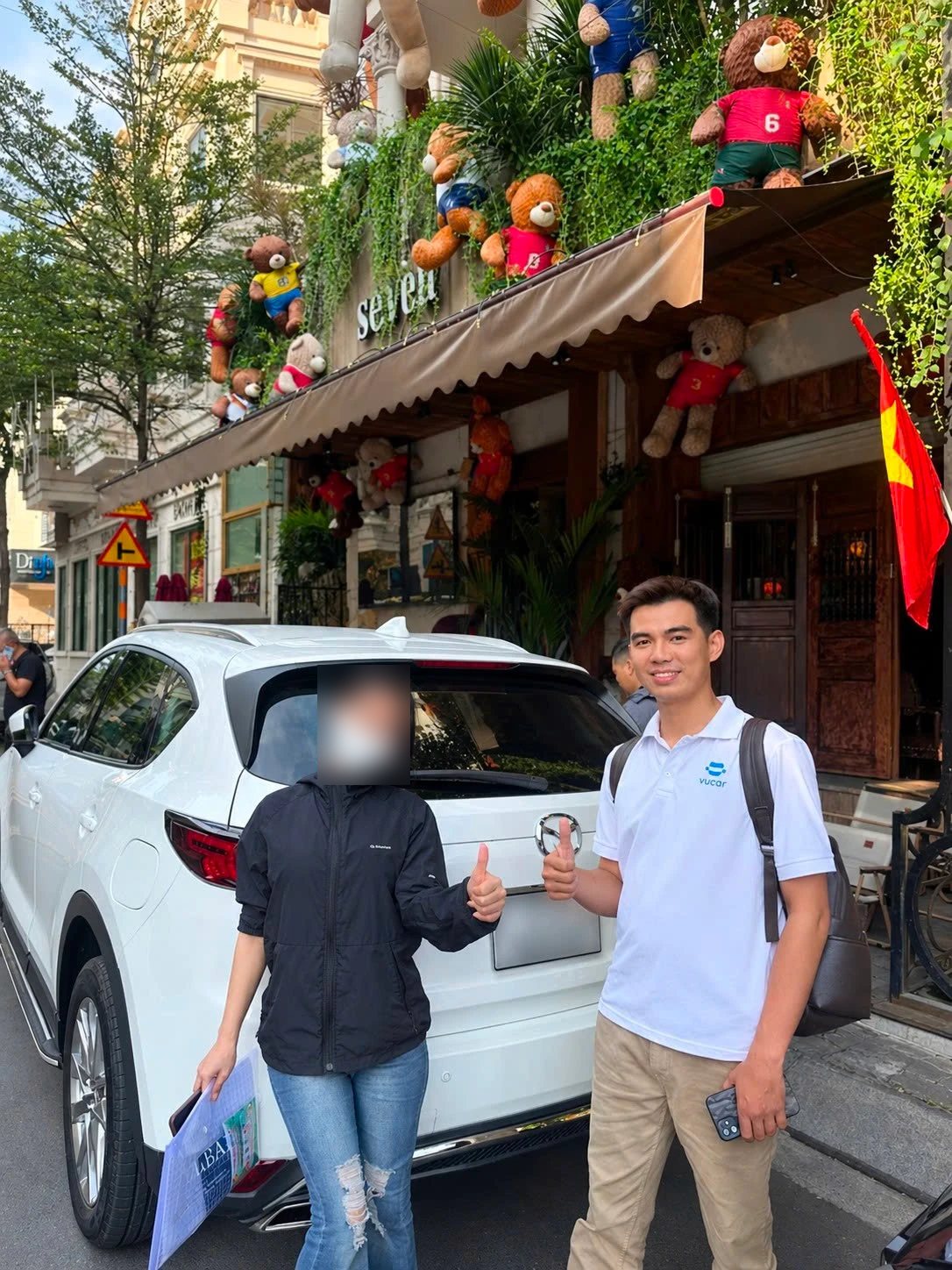 Chị Quản — khách hàng mua bán xe qua Vucar